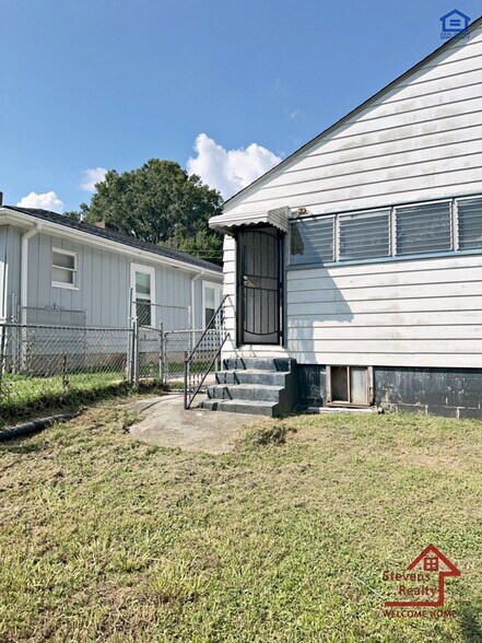 Building Photo - 2018 Walker Ave