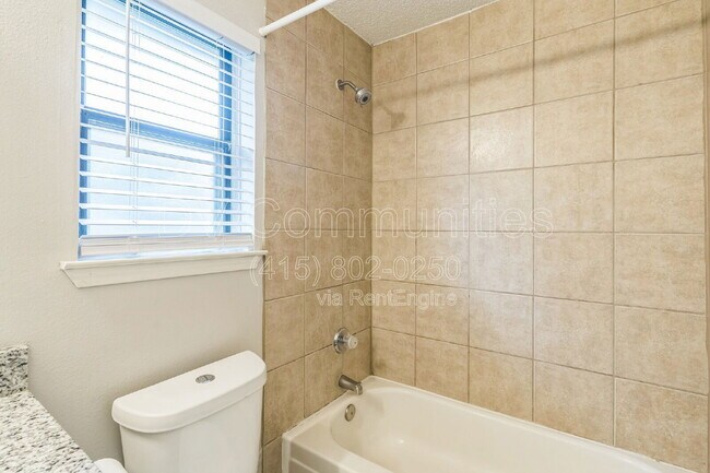 Building Photo - 2804 Red River St