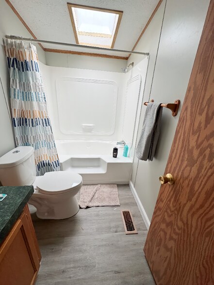 Building Photo - 200 N 28th St