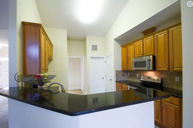 KITCHEN 2 - 5410 Stone Crossing Dr