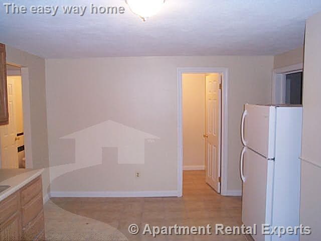 Building Photo - 4 Douglass St