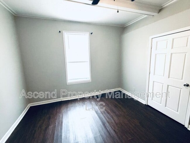 Building Photo - 2111 Chamberlain Ave.