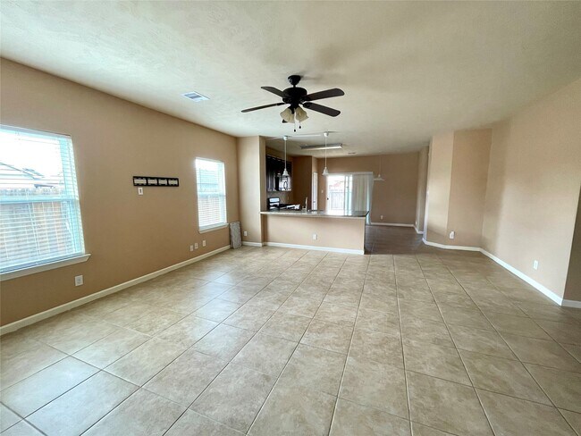 Building Photo - 10803 Woodwind Shadows Dr