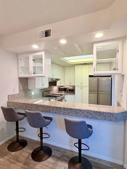Building Photo - 6483 Zuma View Pl