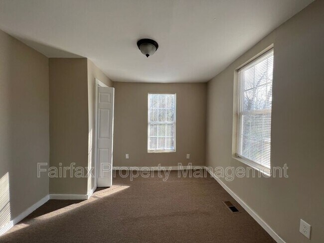 Building Photo - 1205 Morehead Ave