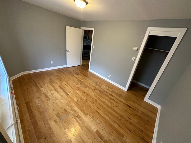 Building Photo - 2606 W Le Moyne St