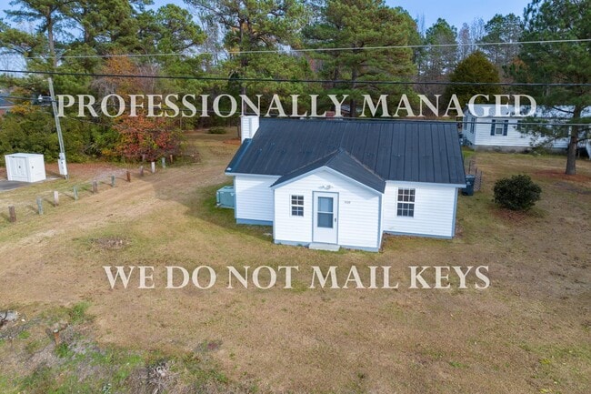 Building Photo - 1109 N Winstead Ave