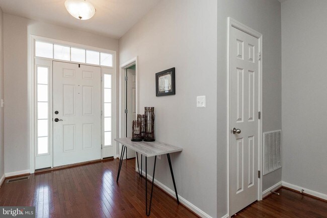 Building Photo - 17670 Cleveland Park Drive