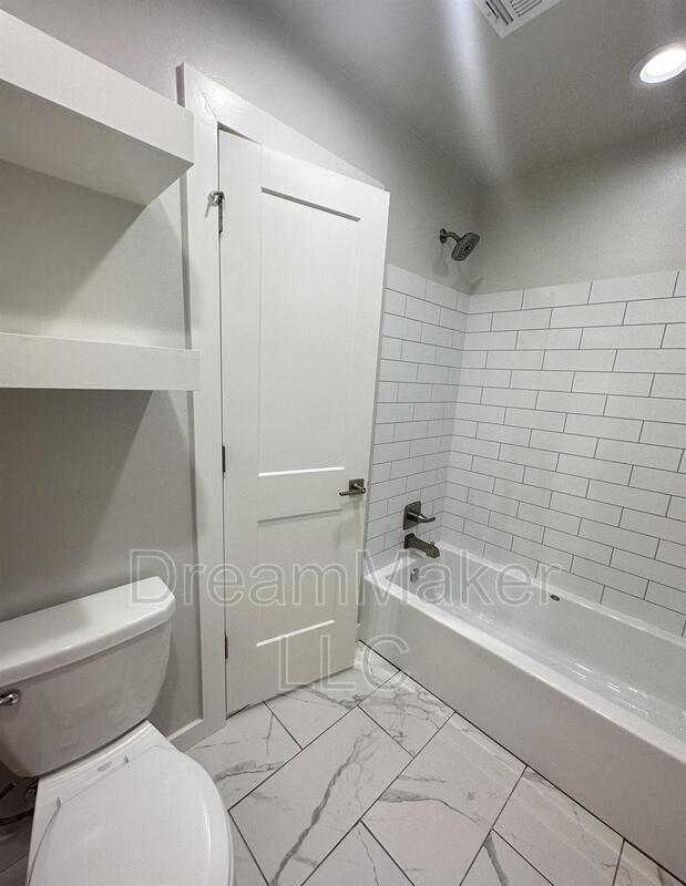 Building Photo - 2815 Clifton Ter