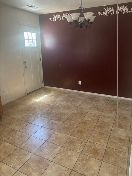 Building Photo - 930 E 1250 S