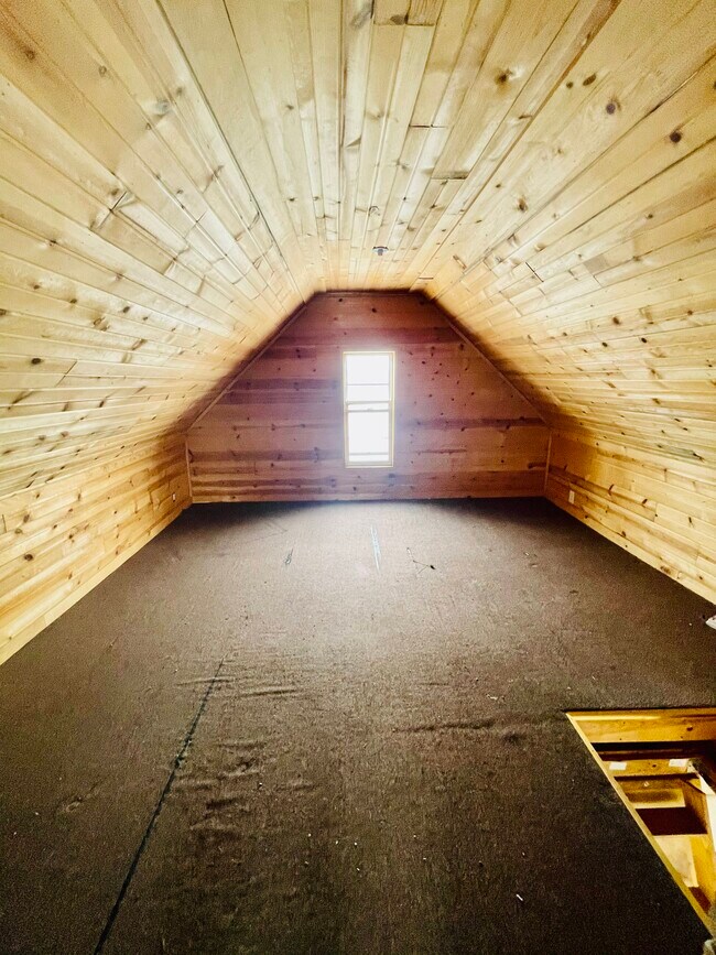 Building Photo - 1342 Johnson St NE