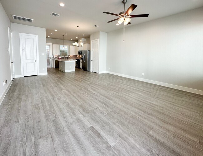 Building Photo - 9007 Lonestar Creekbend Ln