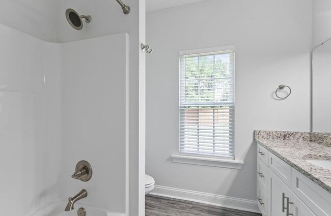 Building Photo - Beautiful Crooked Creek Home Monticello Fo...