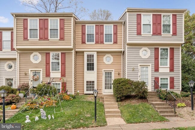 Building Photo - 1581 Woodcrest Dr