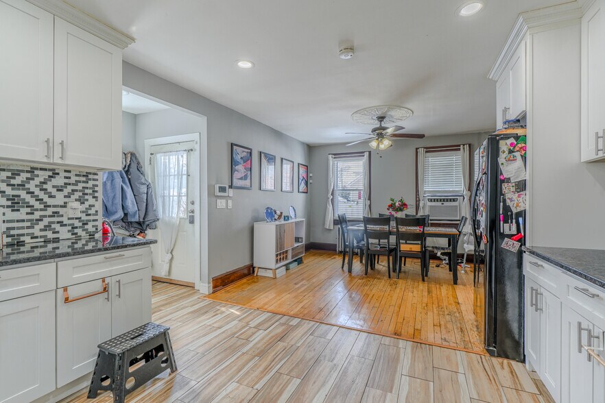 Dining Room - 416 E 6th Ave