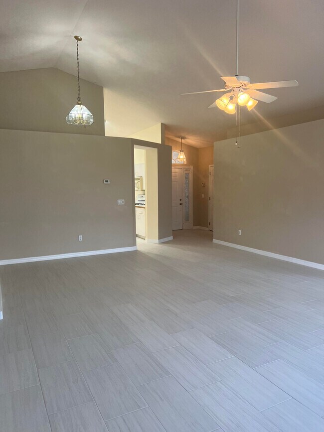 Building Photo - 1851 Abbeyridge Dr