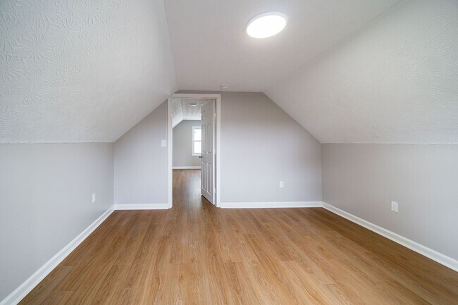 Building Photo - 2204 Howey Rd