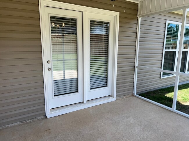 Building Photo - 7161 Paisley Cir