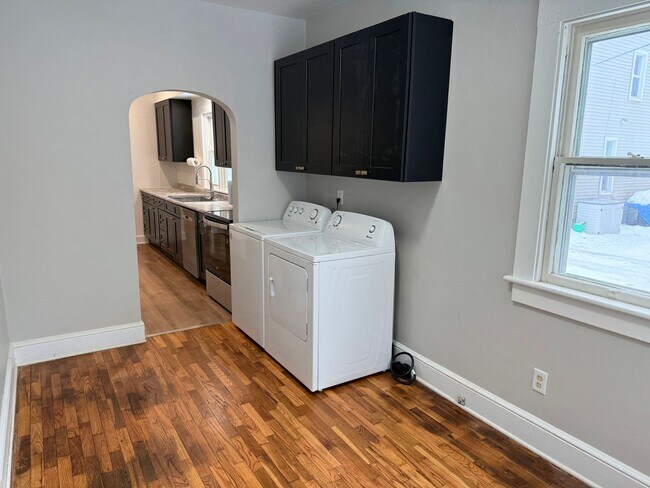 Building Photo - 920 S Jackson St