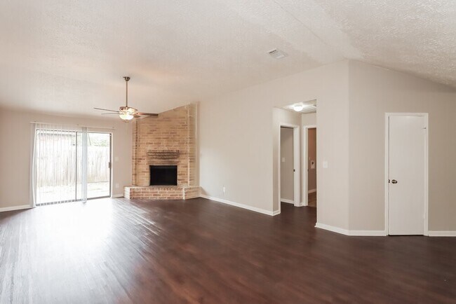 Building Photo - 20810 Union Park Dr