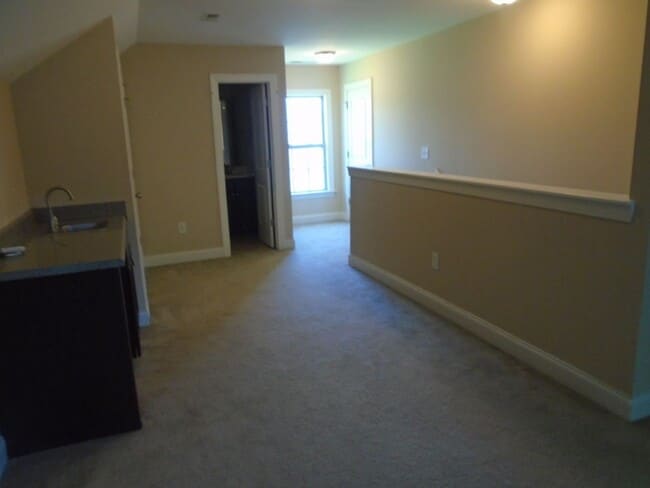 Building Photo - Stunning 5-Bedroom, 3.5-Bath Home with Bon...