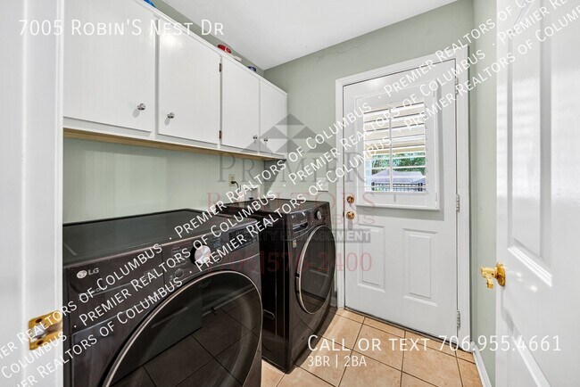 Building Photo - 7005 Robin's Nest Dr