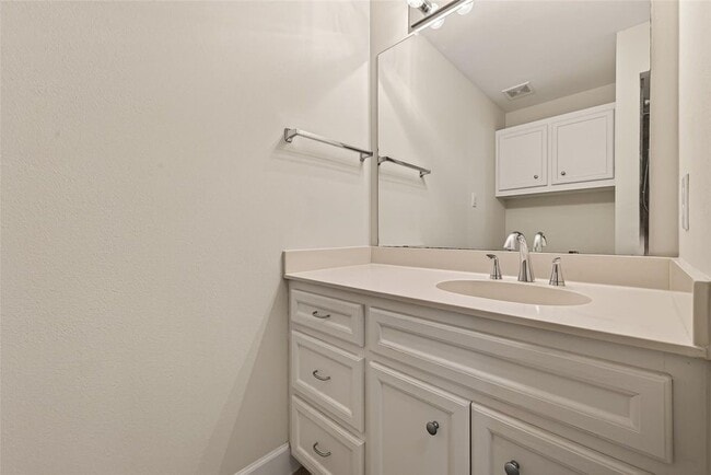 Building Photo - 11504 Main Pine Dr