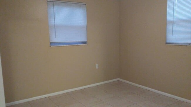 Building Photo - Charming 3/1.5/1 1000 Sq. Ft. home with a ...