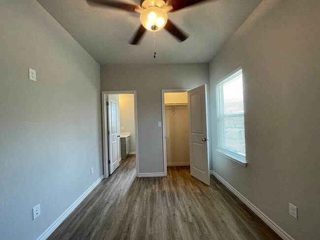 Building Photo - Townhome for rent