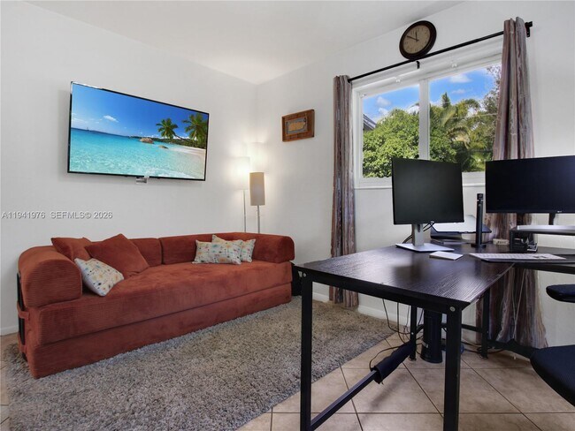 Building Photo - 1561 NE 47th St