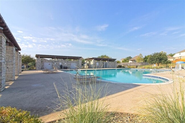 Building Photo - 161 Flexus Ln