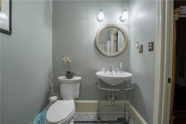 Building Photo - 152 Rivertown Rd