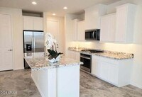 Building Photo - 1912 E Rosemary Dr