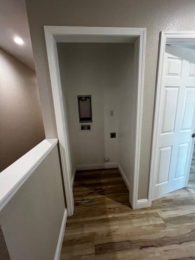 Building Photo - 436 E Center St