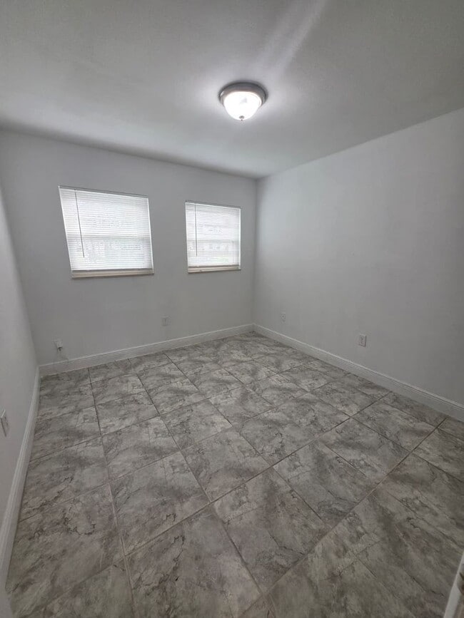 Building Photo - LAS PALMAS AT SAND LAKE CONDO