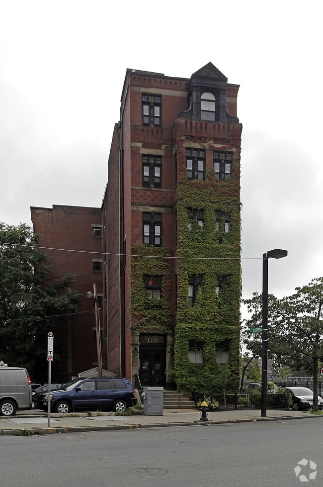 Building Photo - 119 Berkeley St