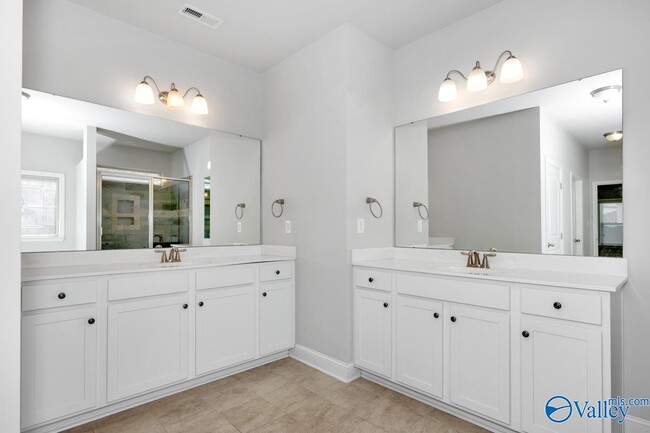 Building Photo - 207 Blackwood Dr NW