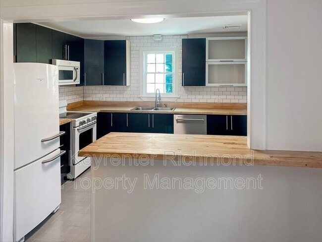 Building Photo - 2901 Maplewood Rd