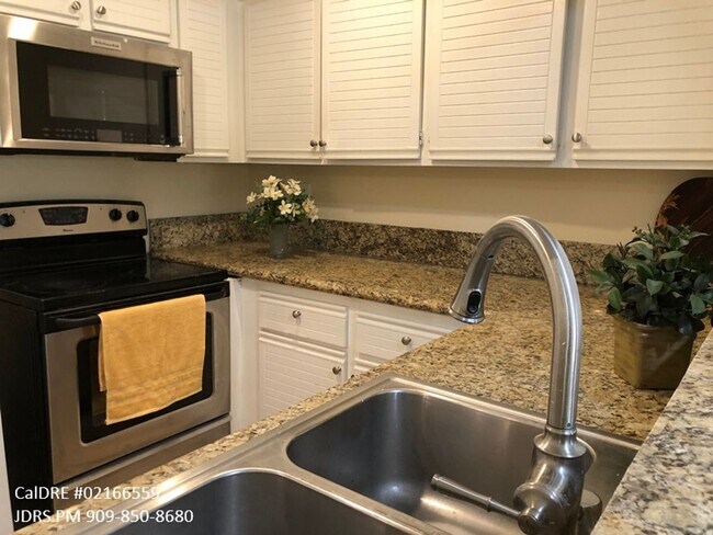 Building Photo - 13115 Le Parc Blvd
