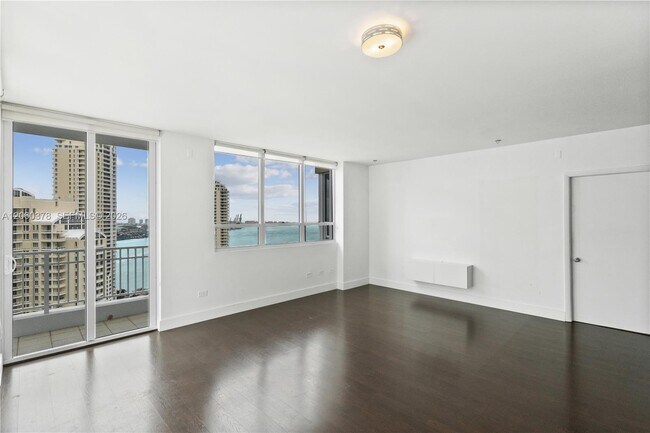 Building Photo - 801 Brickell Key Blvd