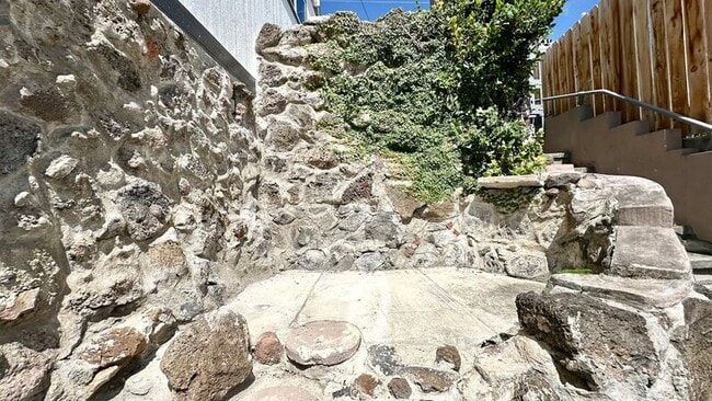 Building Photo - 1413 Ala Iolani St