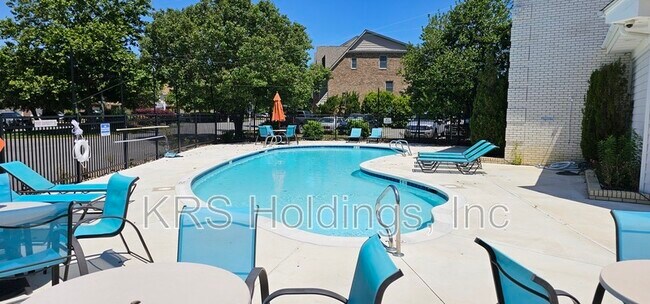 Building Photo - 200 Mainsail Dr