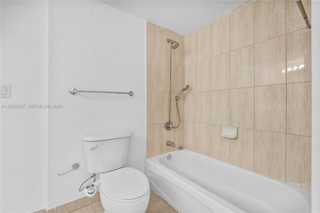 Building Photo - 1750 N Bayshore Dr