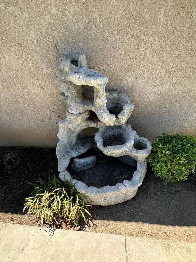 Building Photo - Elegant 3-Bedroom Home in Seven Oaks