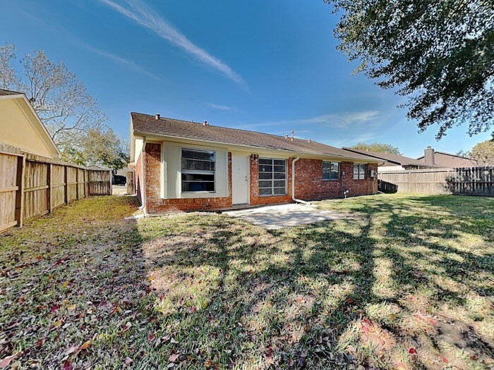 Building Photo - 2307 Romayor Ct