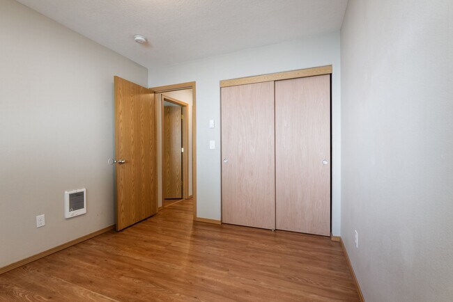 Building Photo - 3Bed/1.5 Bath House available