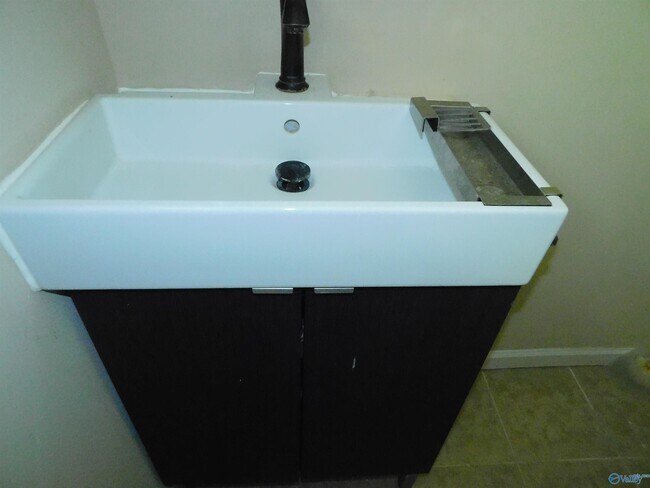 Building Photo - 314 Harolds Dr NW