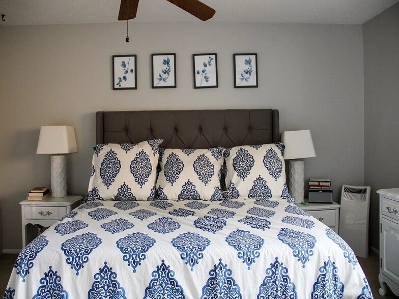 Building Photo - 9720 Cimarron Cir