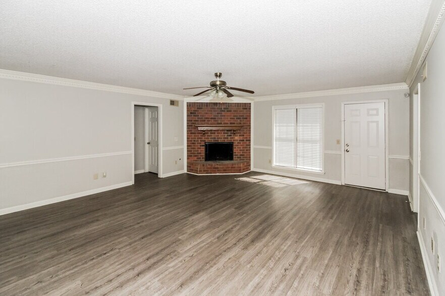 Building Photo - 4580 Blandford Dr