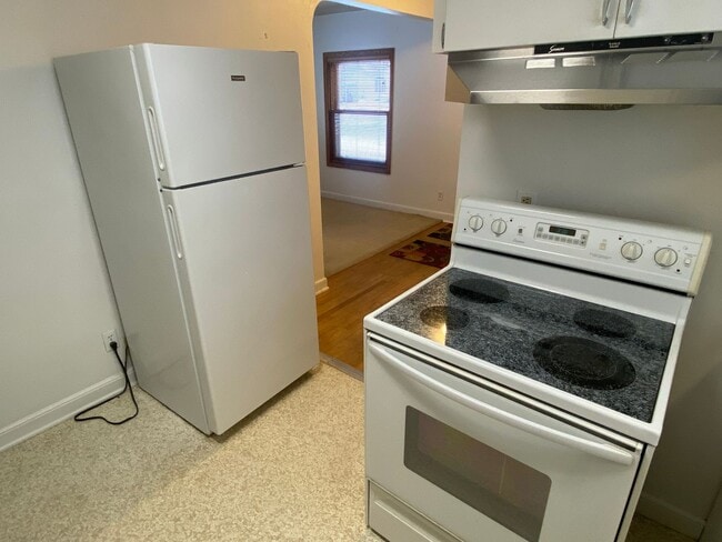 Building Photo - 2-Bedroom 1 Bath Ranch Style Home on Wausau's West Side